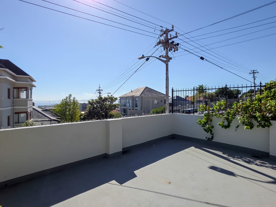 6 Bedroom Property for Sale in Green Point Western Cape